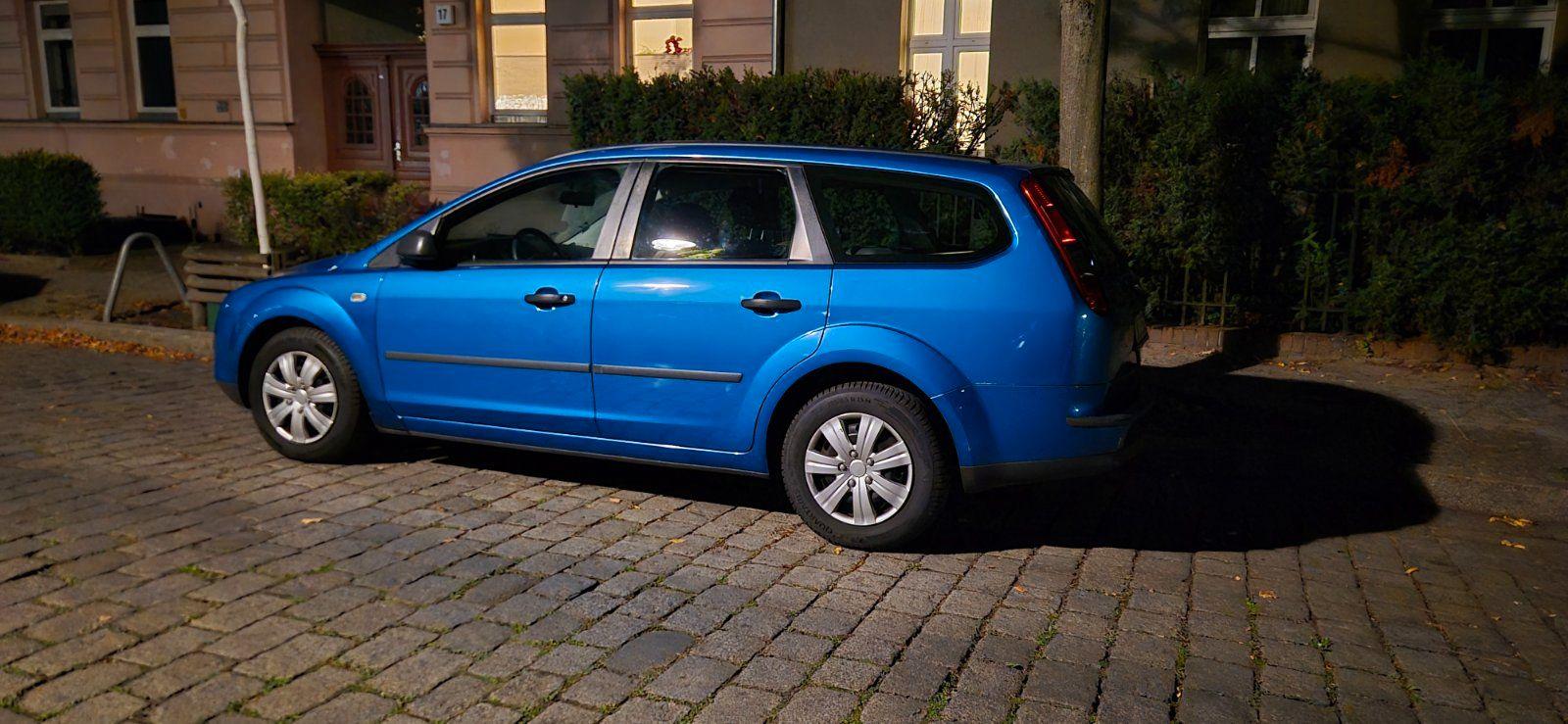 Ford Focus 2006 — rear view