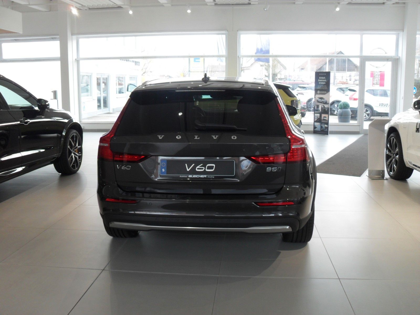 Fahrzeugabbildung Volvo V60 B5 Cross Country Plus AWD ++ Tageszulas.++