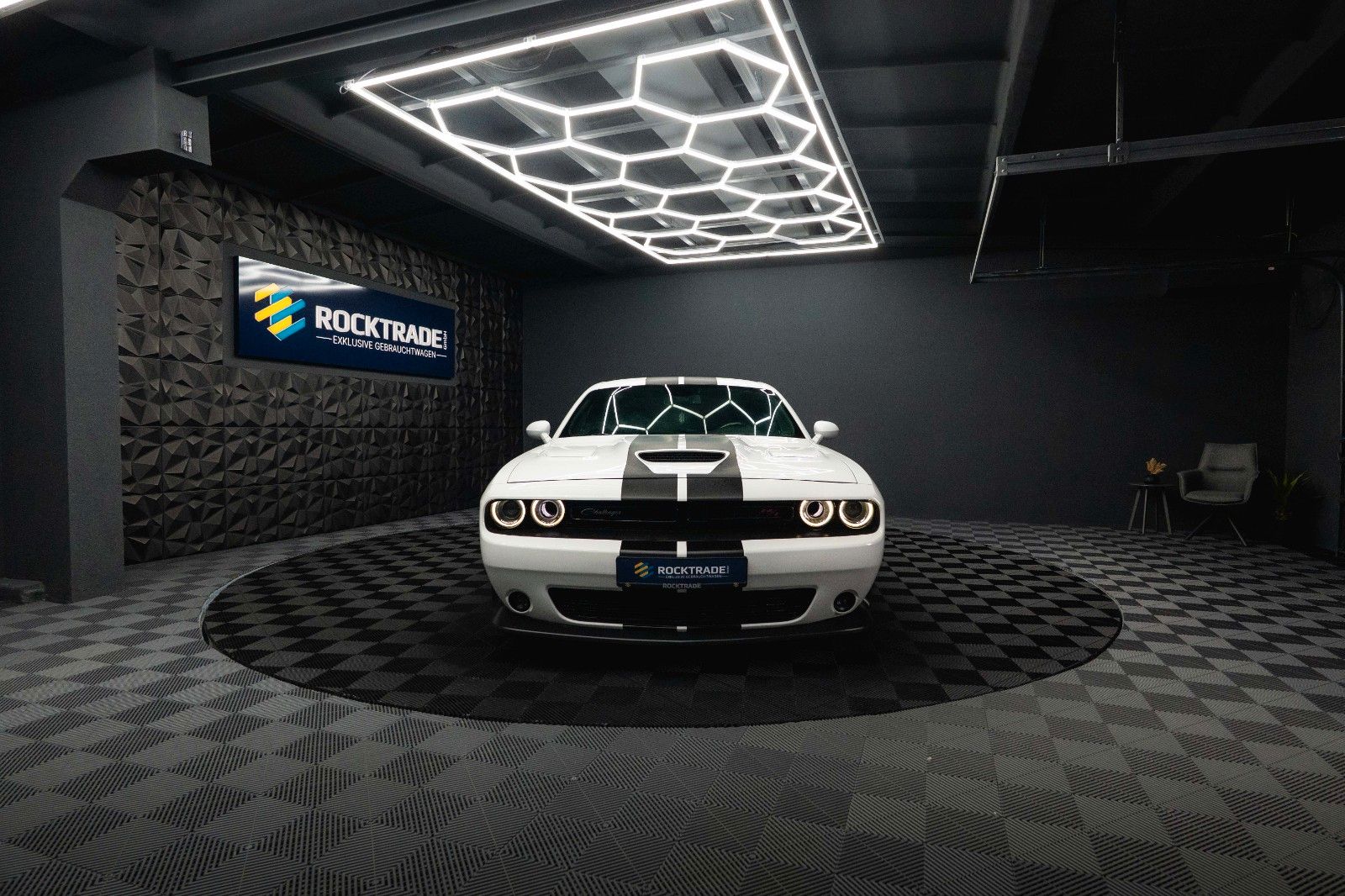 Fahrzeugabbildung Dodge Challenger 6.4 V8 SRT 392 R/T SCAT PACK Perform.