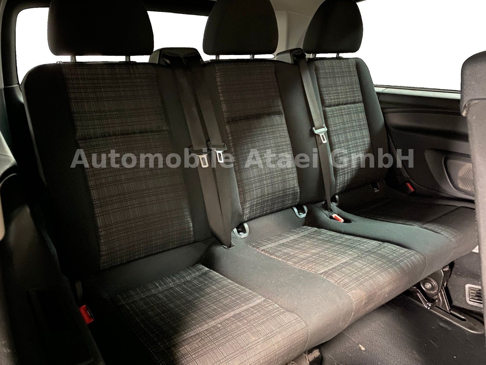 Fahrzeugabbildung Mercedes-Benz Vito Tourer extralang 114 Automatik NAVI (2937)