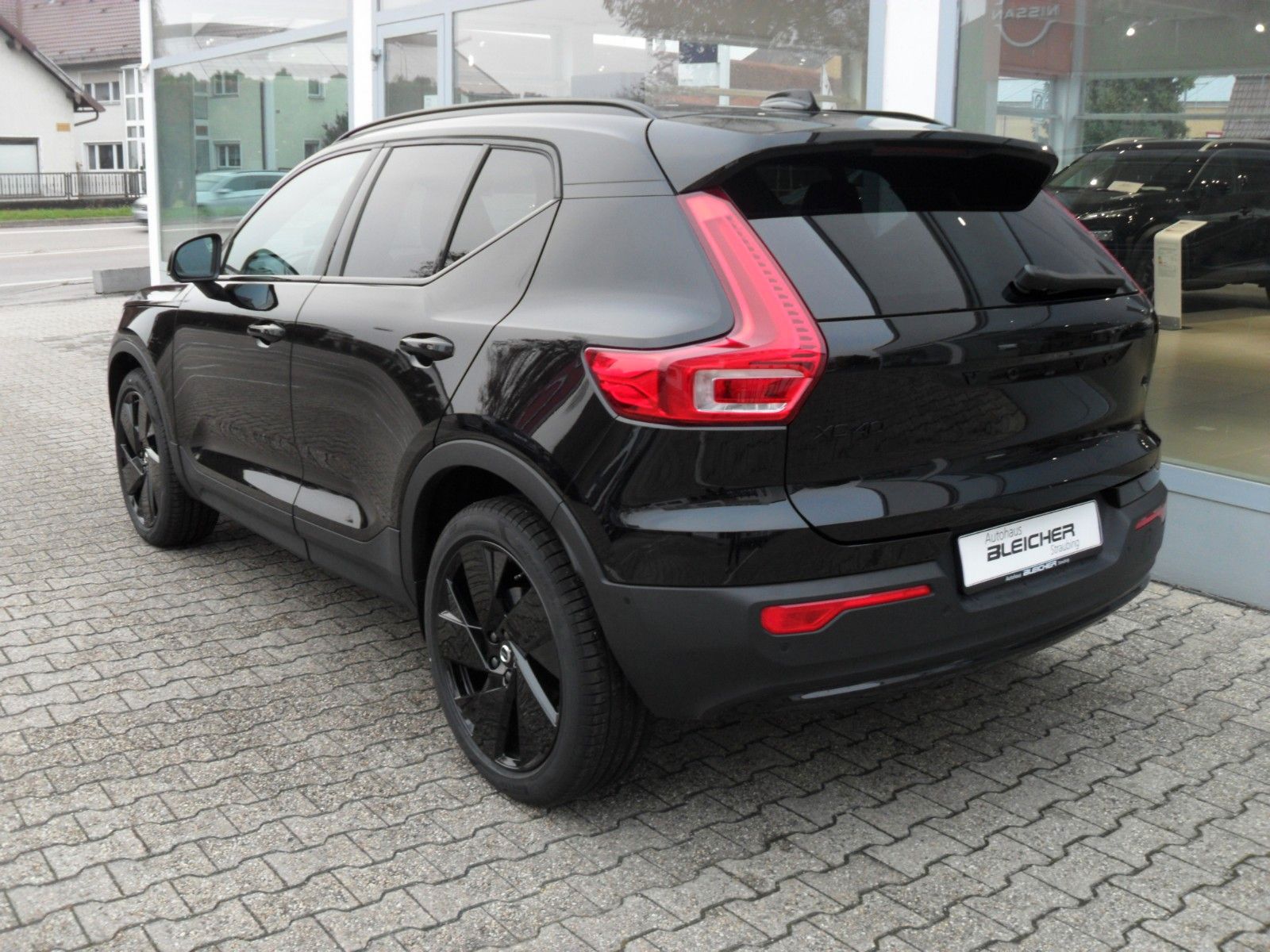Fahrzeugabbildung Volvo XC40 B4 Plus Black Edition | 360° | Pamora.