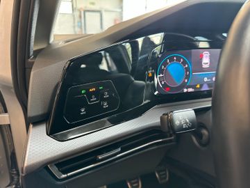MYAUTOCENTER – Gebraucht- und Jahreswagen mit Werkstattservice in Pfaffenhofen Volkswagen Golf VIII Variant *Parkass.*LED*Virtuel*AHK*