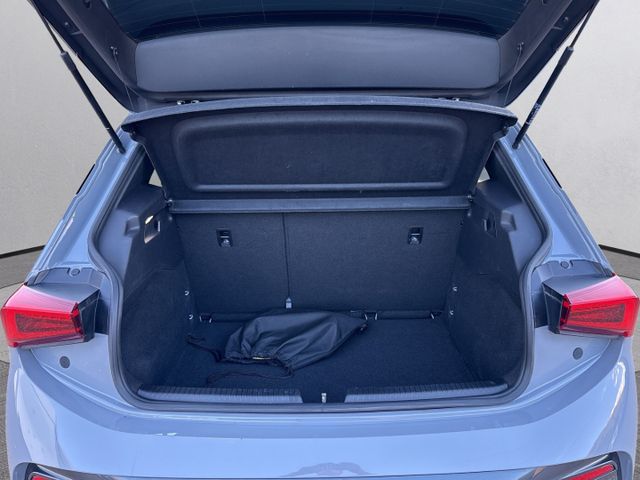 Born 150 kW 60KwH *Navi/ACC/RFK/LED*