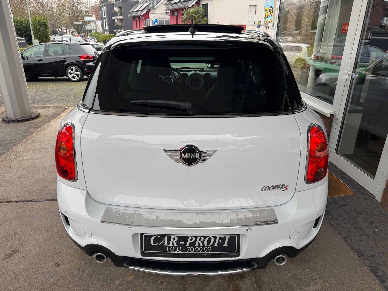 Fahrzeugabbildung MINI Cooper S Countryman ALL4 Autom. Pano/Leder
