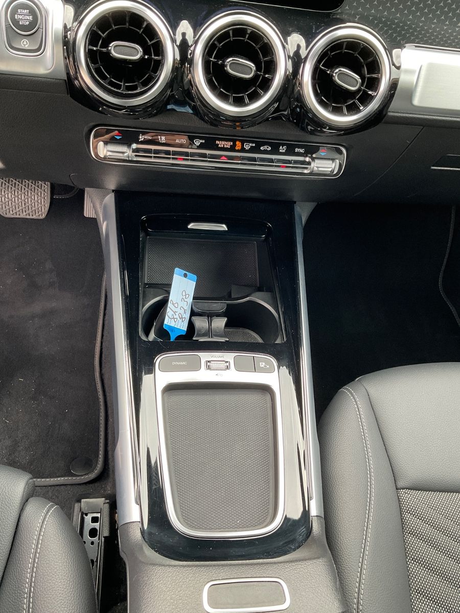 Fahrzeugabbildung Mercedes-Benz GLB 200 DCT,Navi,AHK,Distronic,Kamera,LED