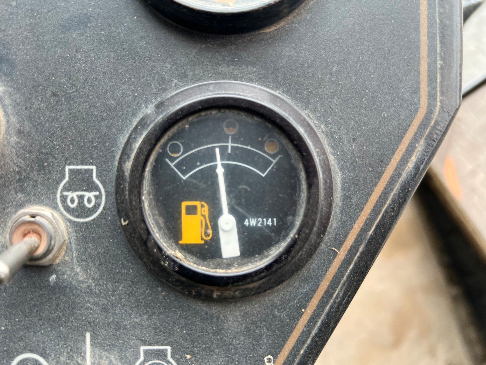 Fahrzeugabbildung CAT CS 433C Walze / 3804 h