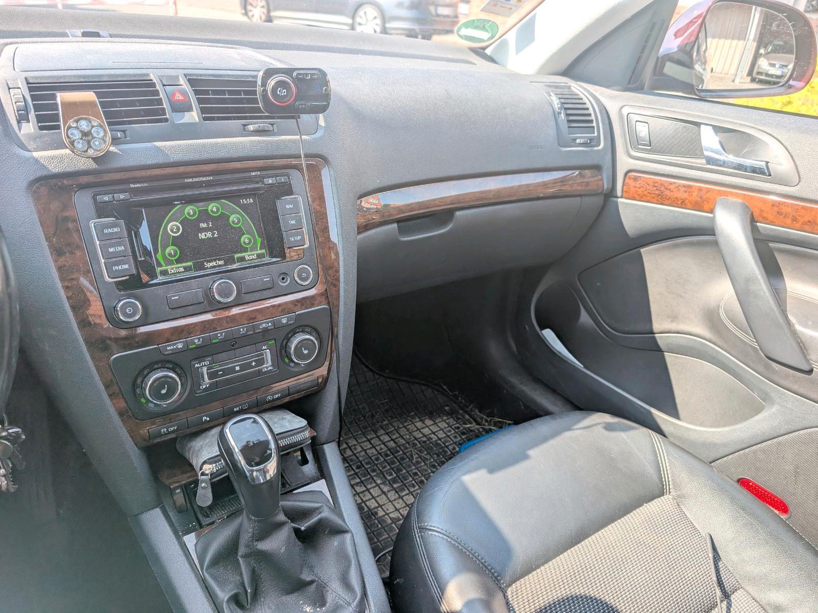 Skoda Octavia 2012 — engine 105 HP (77kW)