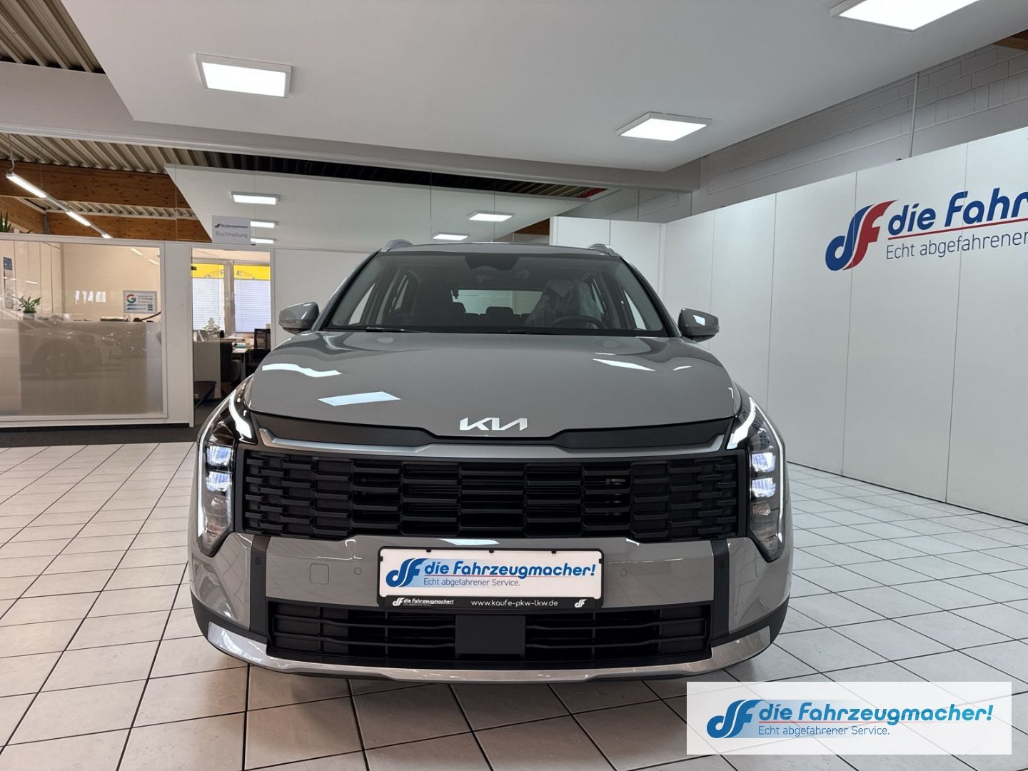 Fahrzeugabbildung Kia Sportage 1.6 T-GDI AWD 7DCT 2-Zonen-Klimaautomat