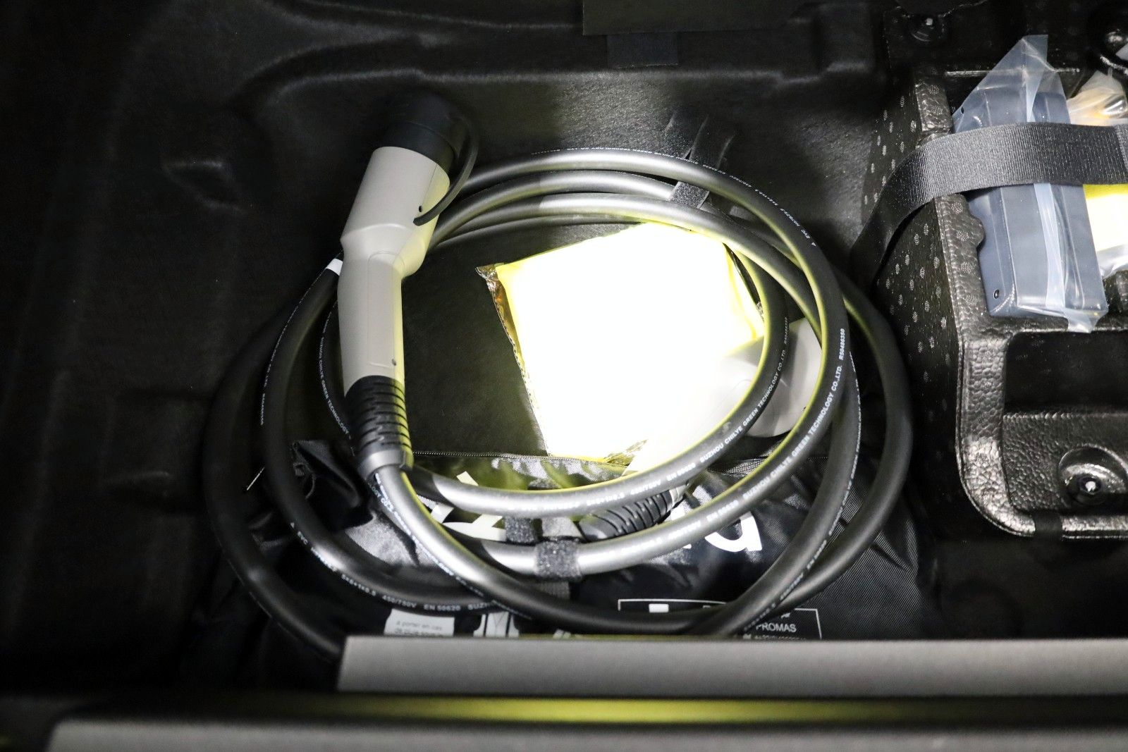 Fahrzeugabbildung MINI Aceman SE Essential Trim,LED,CarPlay,LED, 160kW!