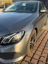 Mercedes-Benz E 220 d Autom. - 1.Hand Schiebedach gr. Display  - : Taxi, Limousine