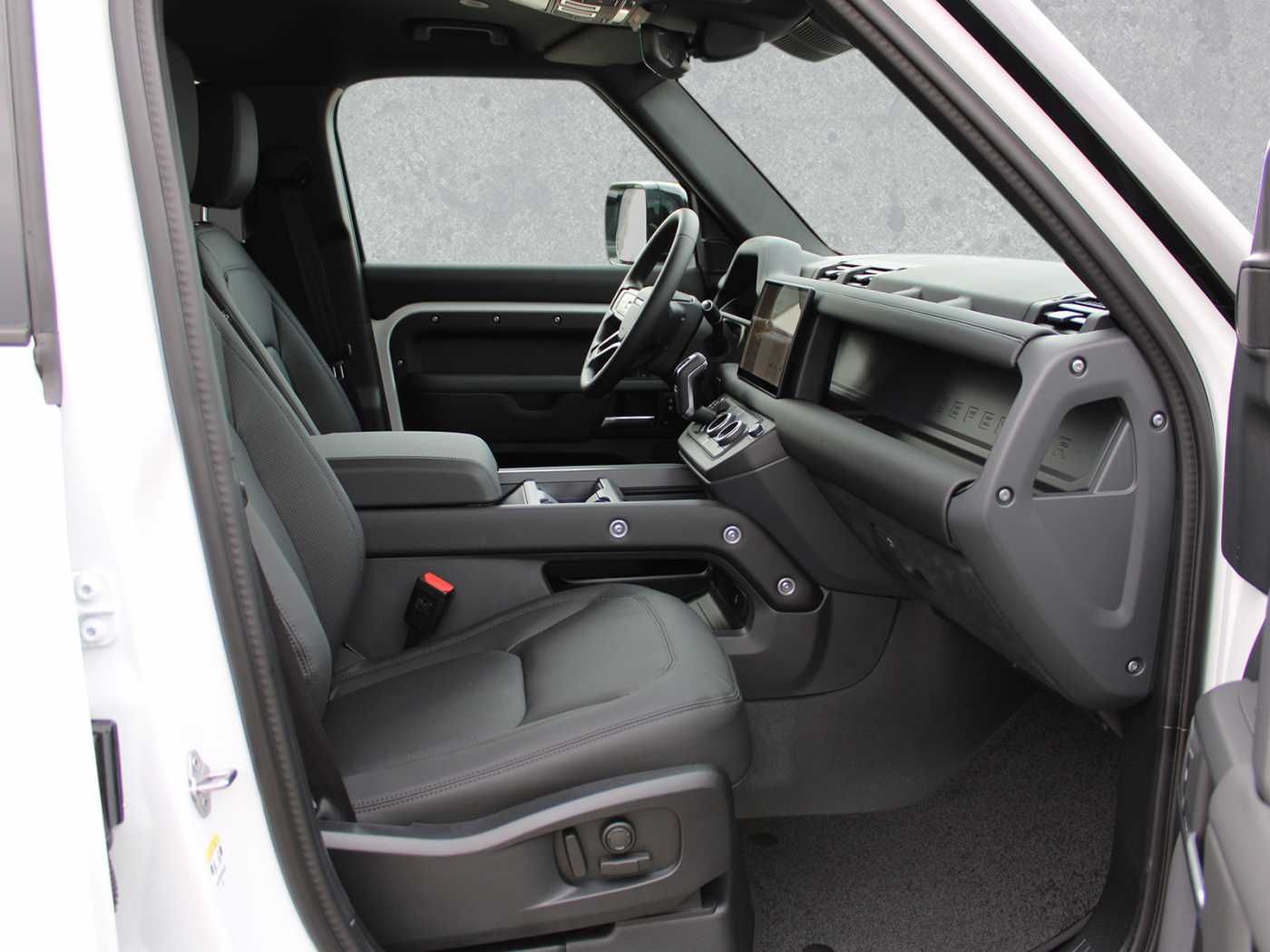 Fahrzeugabbildung Land Rover Defender Diesel 5-Türer 110 D250 X-Dynamic SE