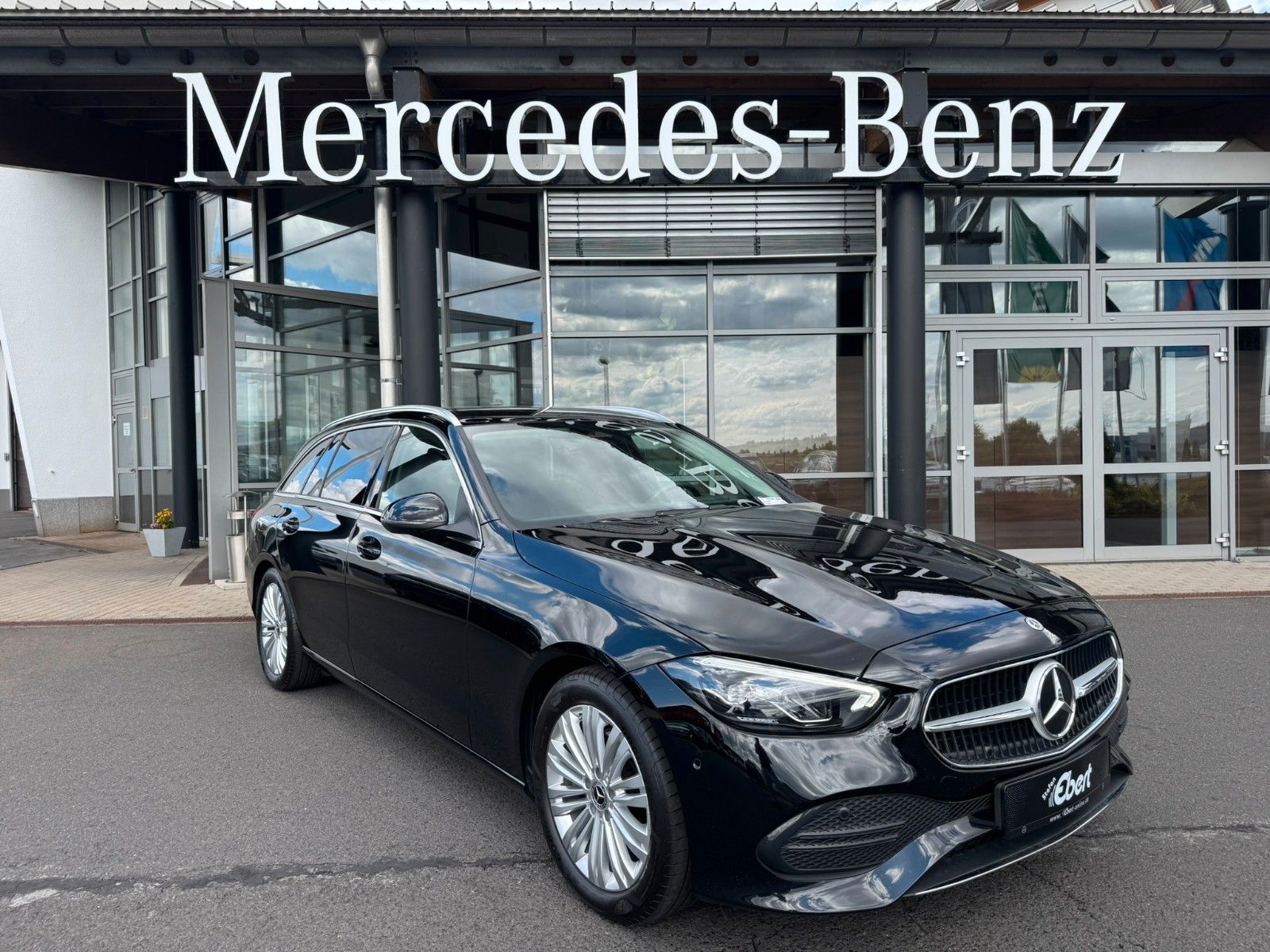 Fahrzeugabbildung Mercedes-Benz C 200 d T Avantgarde AHK+R-Kamera+Ambiente+Carp