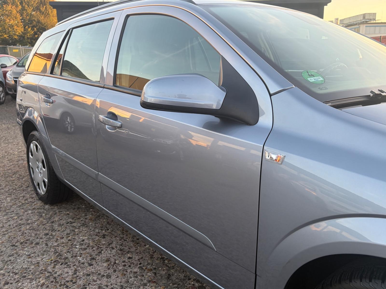 Opel Astra 2004 — photo 23