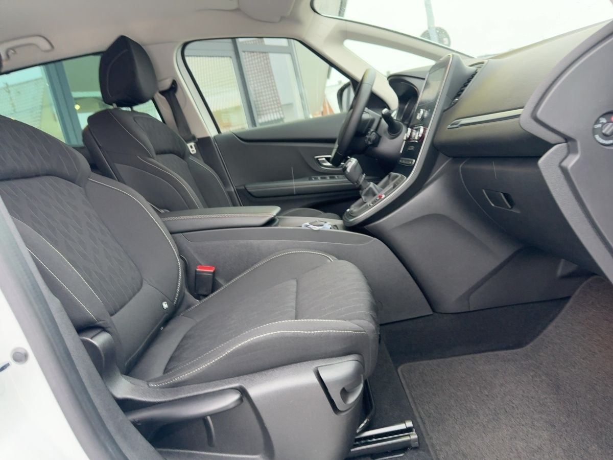 Fahrzeugabbildung Renault Scenic LIMITED Deluxe TCe 140 SHZ Kamera Navi