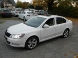 Skoda Octavia Lim. Elegance,Xenon,Teil-Leder,AHK,Sitzh - Skoda Octavia aus 2012 mit Diesel-Antrieb: Limousine