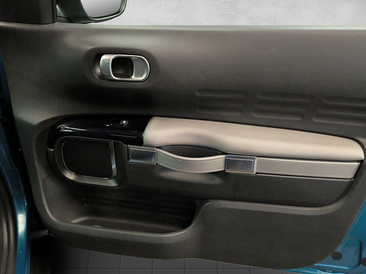 Fahrzeugabbildung Citroën C4 Cactus Shine Panoramadach Kamera uvm.