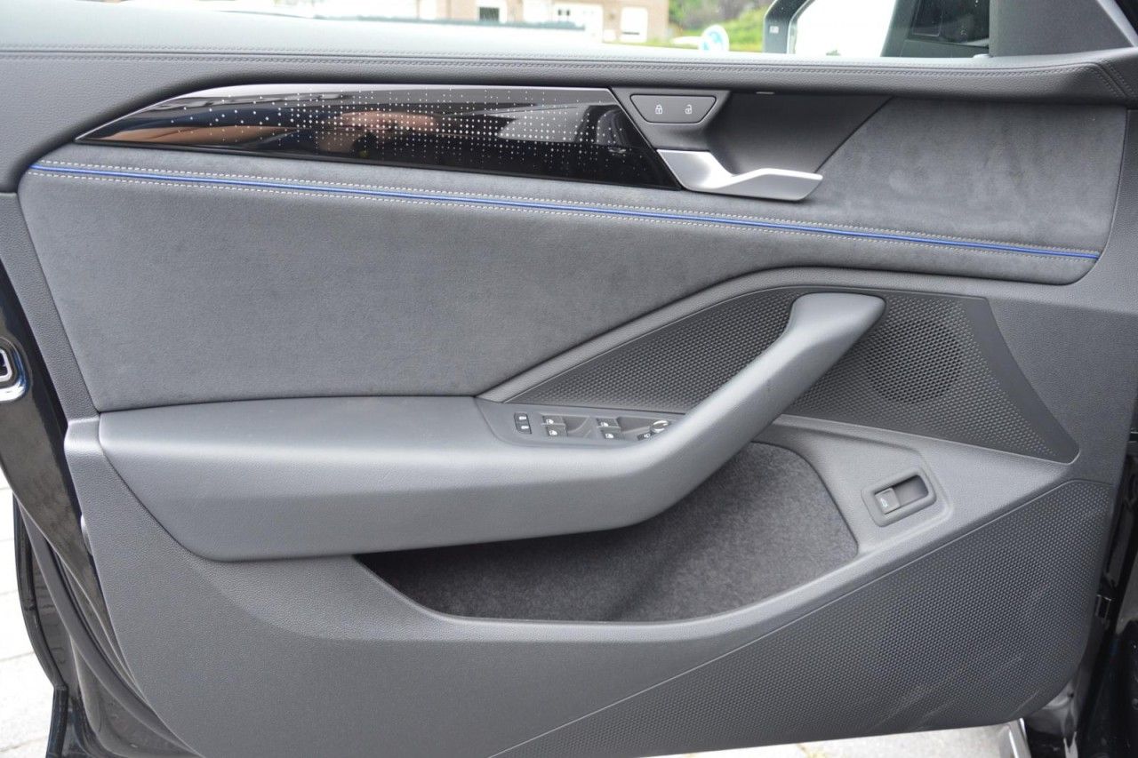 Volkswagen Passat Variant 2.0 TDI 142 kW 4Motion R-Line foto 8