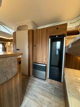HYMER / ERIBA / HYMERCAR Eriba Touring 560  - 9.099€ sparen - Heckgarage Wohnwagen