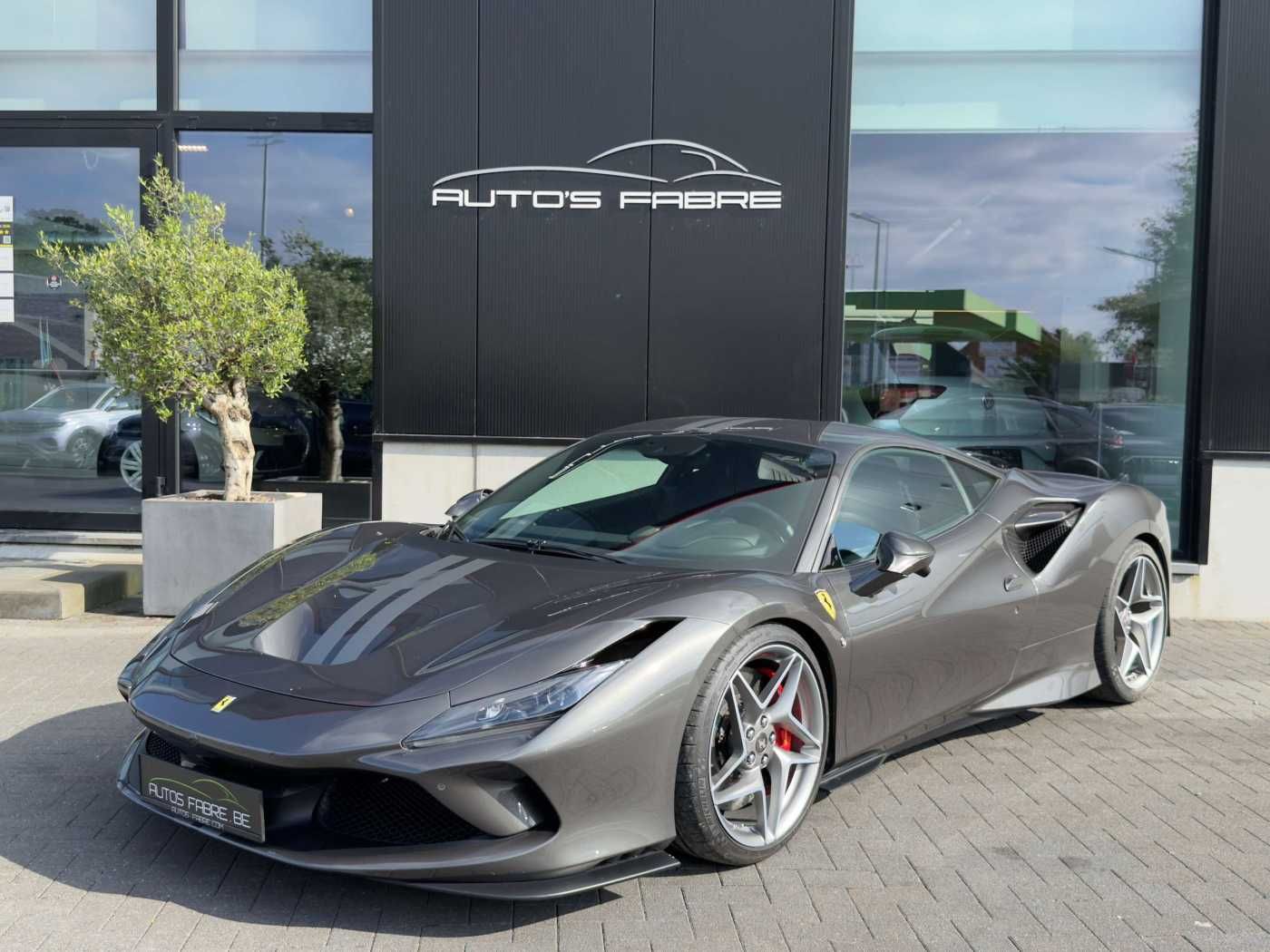 FERRARI F8