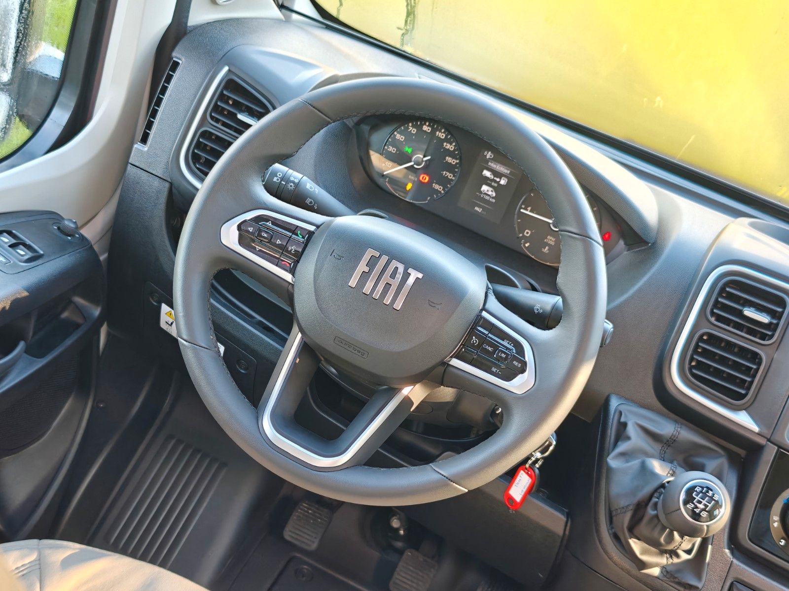 Fahrzeugabbildung LMC Innovan 600 - 603 70 Jahre Modell - SALE! -