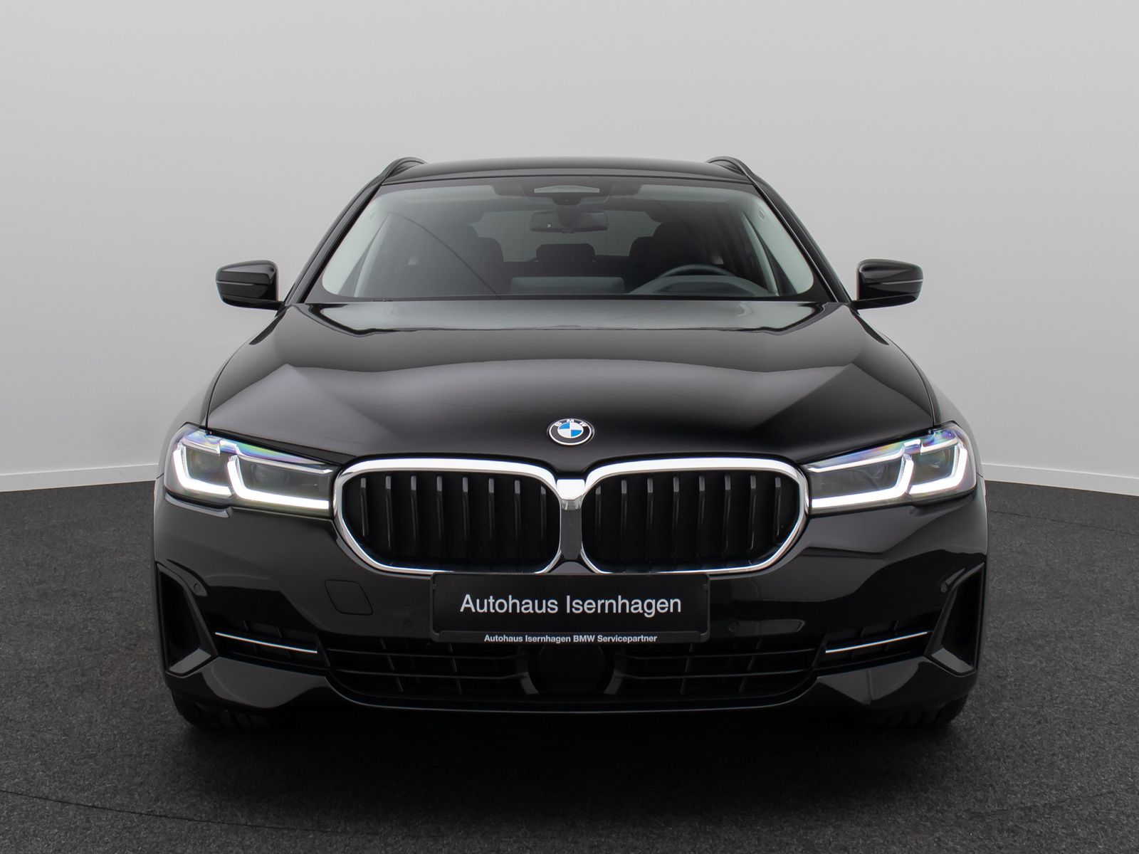 Fahrzeugabbildung BMW 520d xD Sport HUD DAB Leder 4xKlima Laser AHK