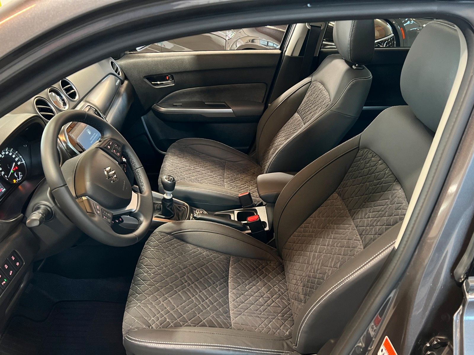 Fahrzeugabbildung Suzuki Vitara 1.4 Comfort+ Allgrip Hybrid *FACELIFT 24*