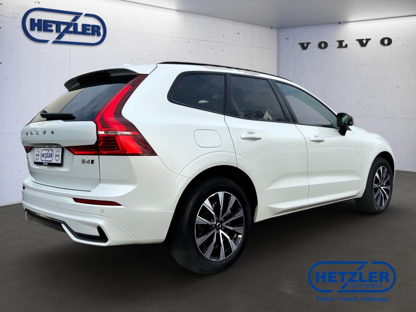 Volvo XC60 B4 Plus Dark AWD StandHZG AHK Digitales Coc foto 3