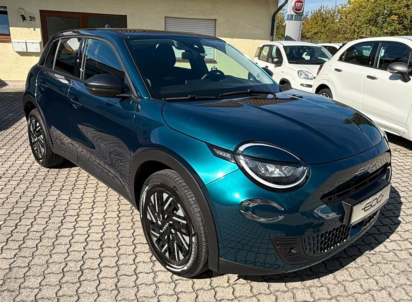 Fiat 600 Hybrid 125-Jahre-Edition imagem 3