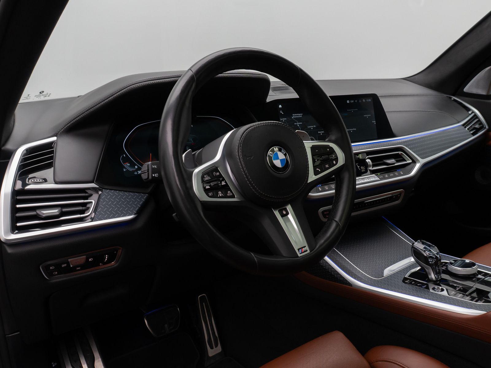 Fahrzeugabbildung BMW X7 M50i  Massage 360°B&W Laser DAB SkyLounge 22"