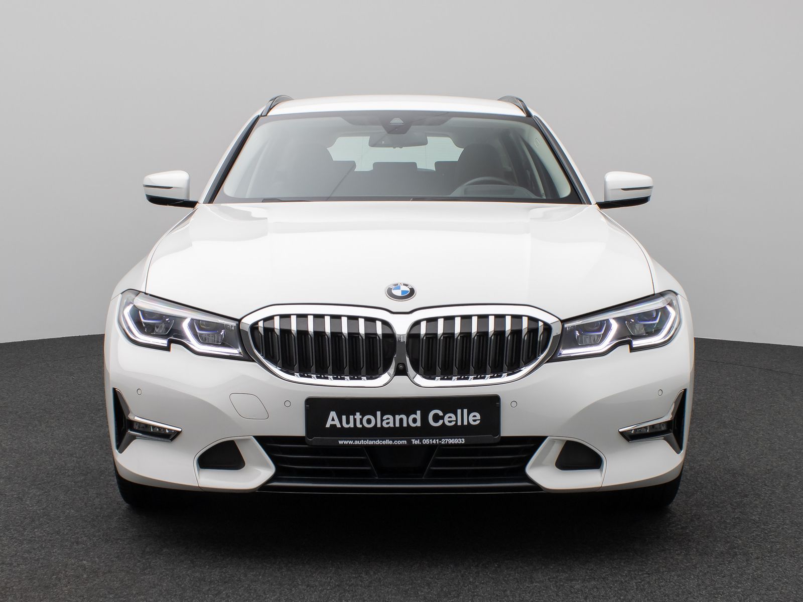 Fahrzeugabbildung BMW 330e xD Luxury Line 360°Laser HUD Komfort Sport