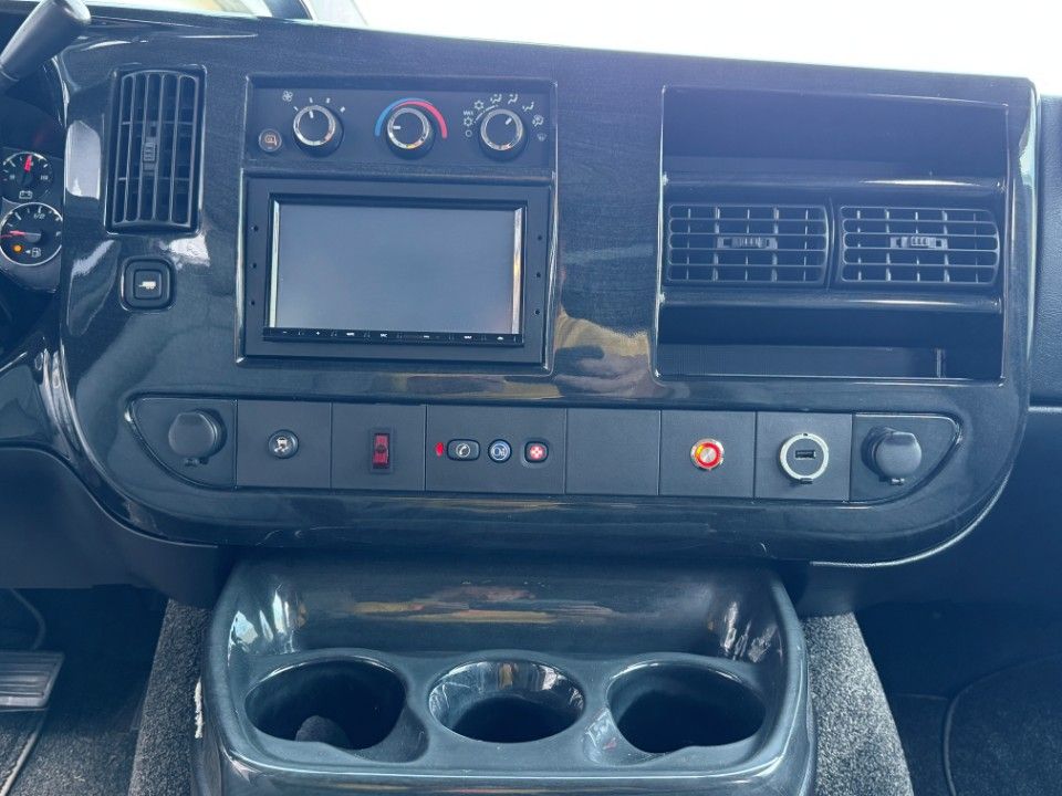 Fahrzeugabbildung Chevrolet Express Chevy Van Explorer Ltd. ALLRAD Stabitrac