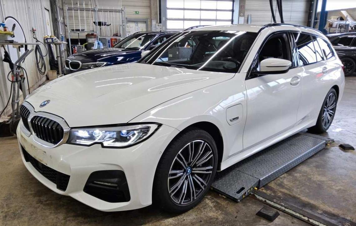 BMW 330 Touring 330 e M Sport*AHK*Laser*HuD*Shz*
