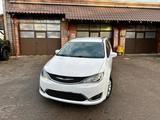 Chrysler 3.6 V6*LEDER*PDC*KAMERA*LED*AHK*7SITZER*GARANTIE - Chrysler: Händler