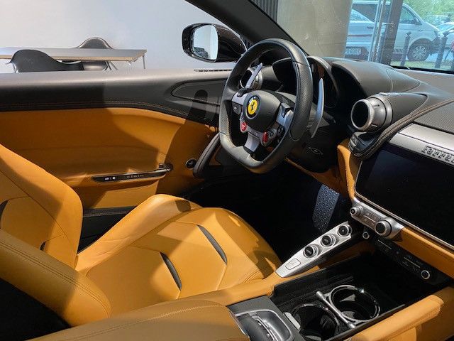 Fahrzeugabbildung Ferrari GTC4Lusso*LIFT*Folie*Pass-Display*7Jahre Mainten