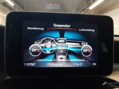 Fahrzeugabbildung Mercedes-Benz GLC 250d 4Matic AMG-Line Navi LED ACC HuD AHK