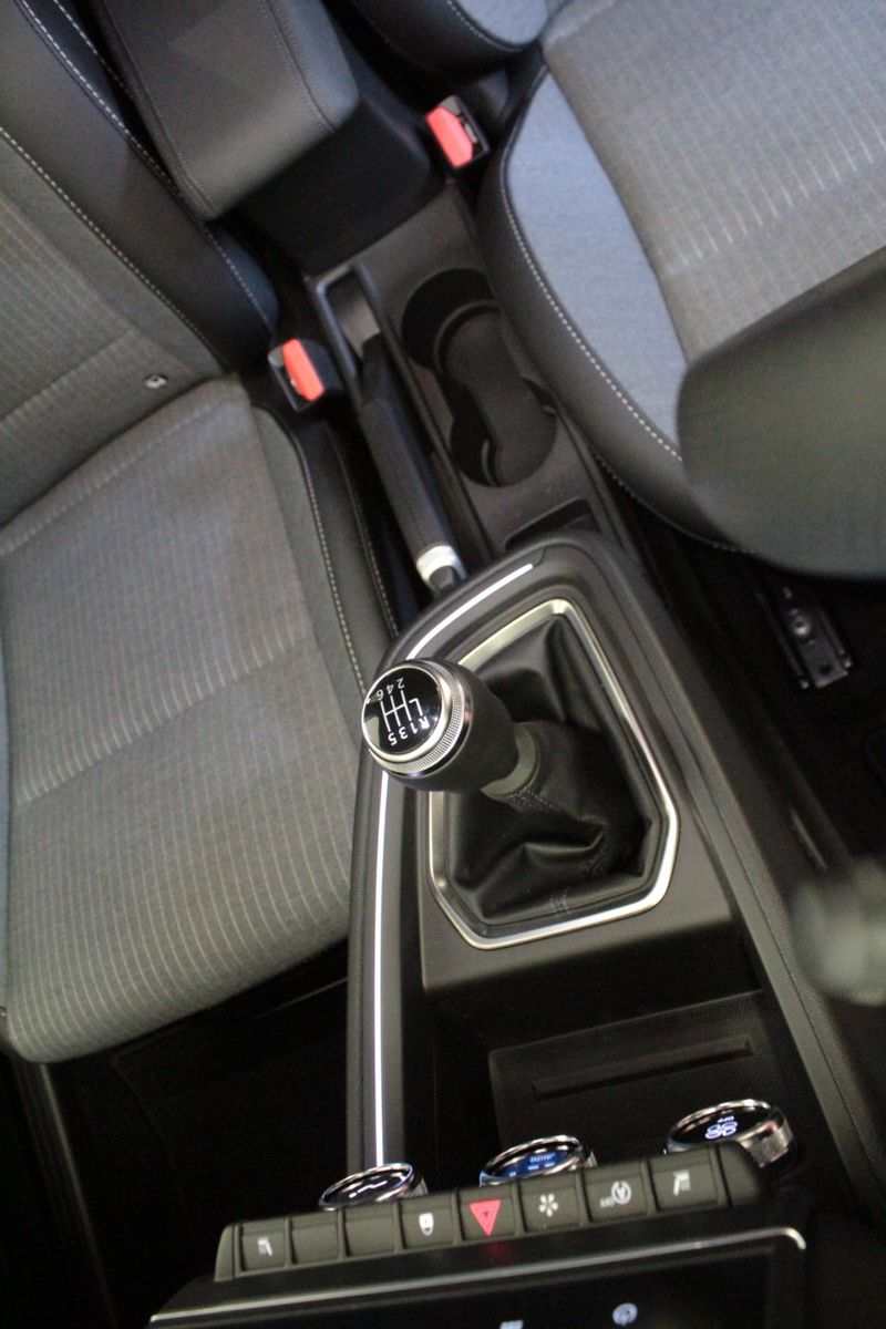 Fahrzeugabbildung Renault Clio TCe 90 Techno *Winter-*&*Look-Paket*