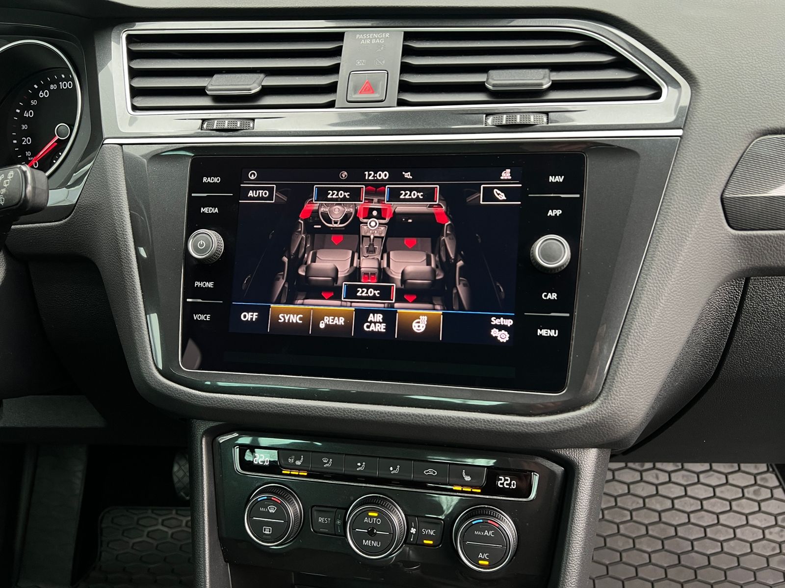 Fahrzeugabbildung Volkswagen Tiguan Comfortline 1.4 TSI DSG *LED, ergoActive,