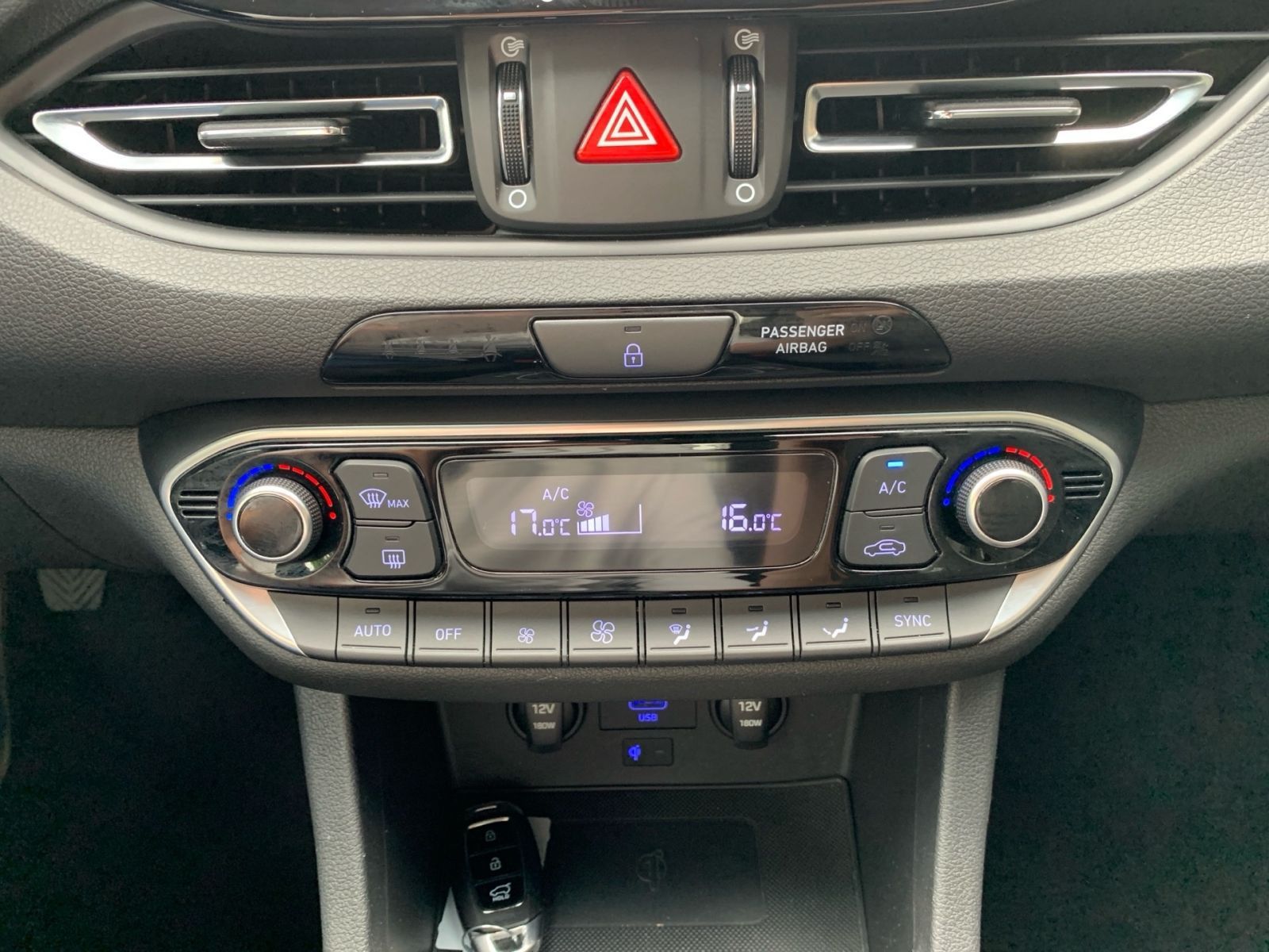 Fahrzeugabbildung Hyundai i30 1.0 T-GDI Edition 30+ LED Navi