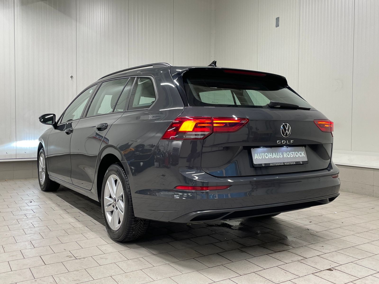 Golf VIII Variant Life 2.0 TDI DSG APP SHZ LED