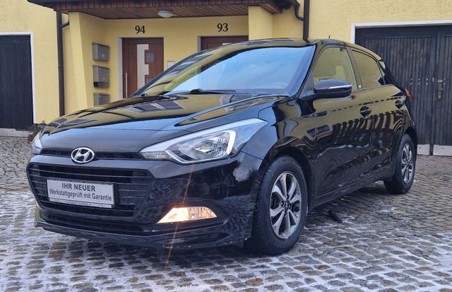 Hyundai i20 "Passion"_Alu mit Allwetter_Sitz+LRH_top Z..