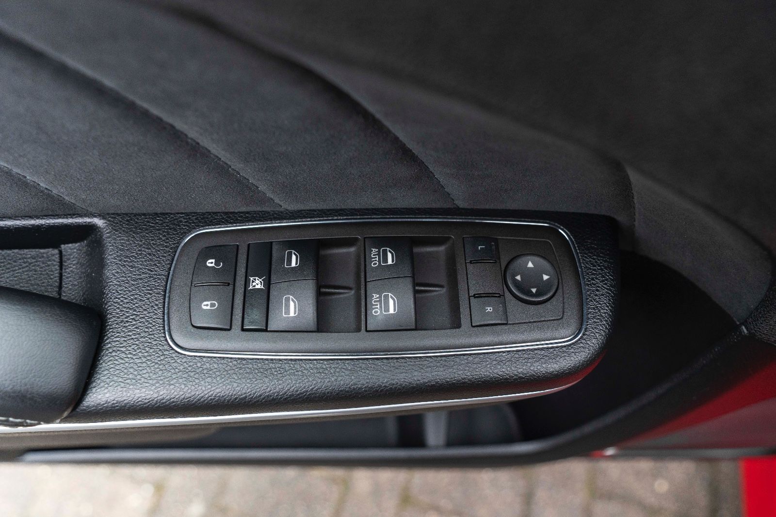 Fahrzeugabbildung Dodge Charger 5,7L R/T KAM NAV BLACKTOP CARPLAY ALPIN