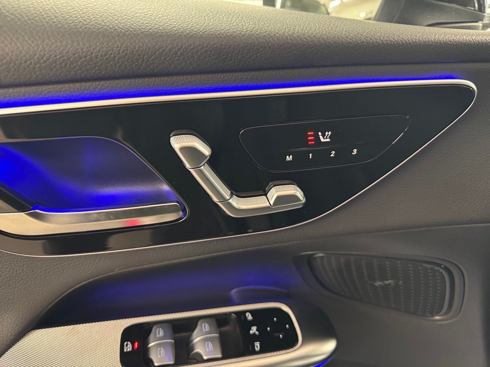 Fahrzeugabbildung Mercedes-Benz GLC 200 4M Avantgarde*STDHZG*AHK*360°*LED*Totwi*