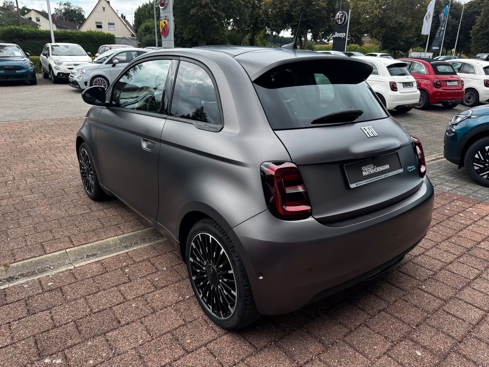 Fahrzeugabbildung Fiat 500e  3+1 Icon MATT NAVI KAMERA LED KLIMAAUT.