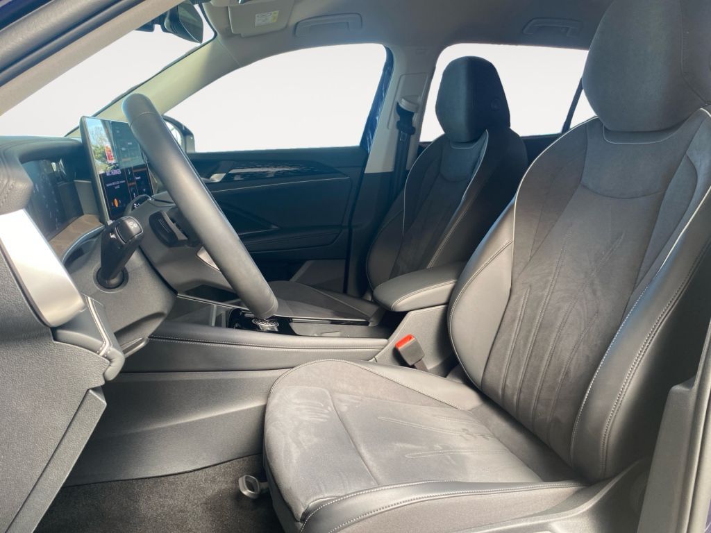 Fahrzeugabbildung Volkswagen Tayron 2.0 TDI 4MOTION DSG Elegance AHZV Standhe