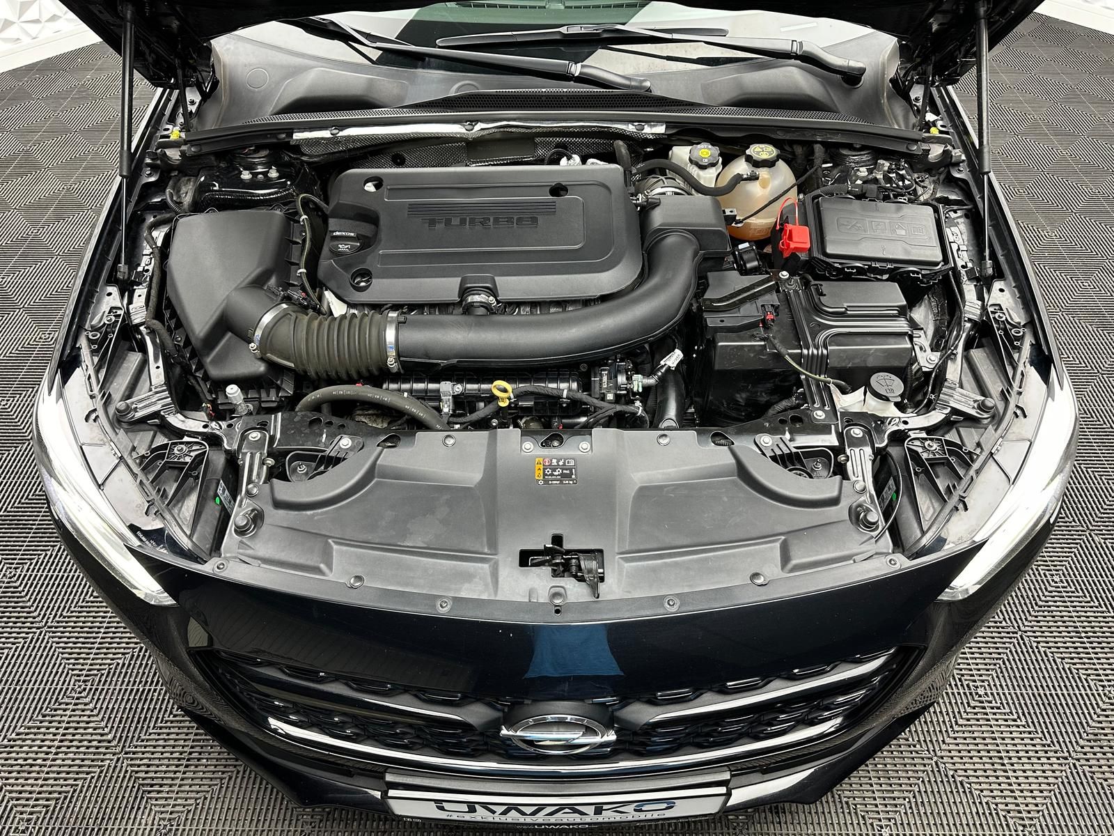 Fahrzeugabbildung Opel INSIGNIA 2.0 GSI 4x4 OPC/BOSE/PANO/AHK/RCAM/HUD