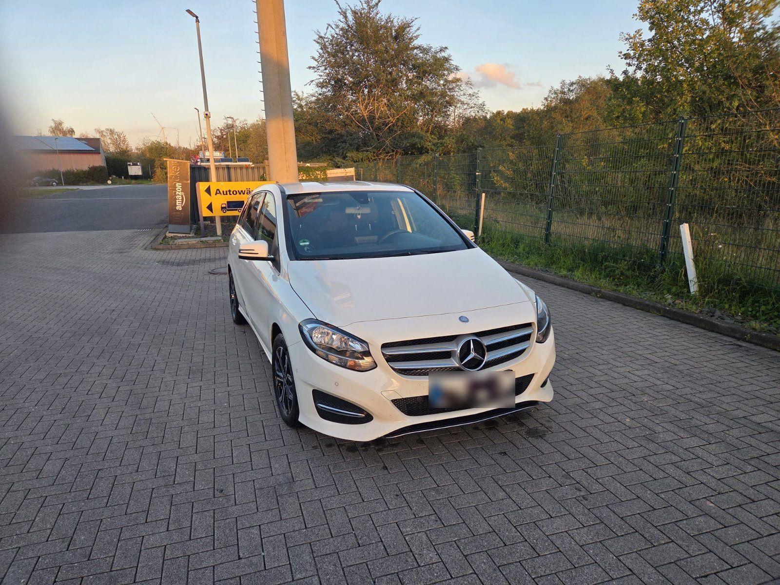 Mercedes-Benz B 180