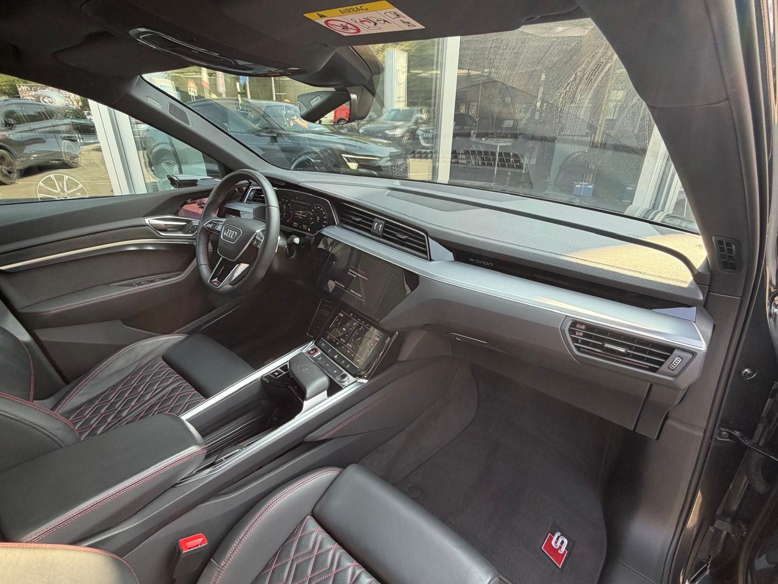 Fahrzeugabbildung Audi SQ8 e-tron QATT SPORTBACK BLACK EDIT NAPPA+PANO+