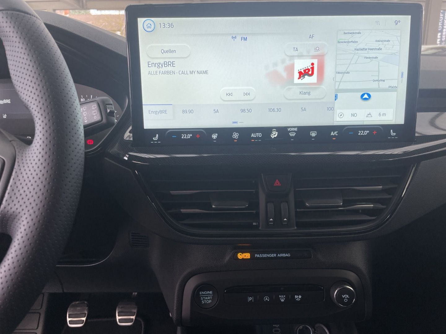 Fahrzeugabbildung Ford Focus Turnier ST-Line Navi LED ACC Winter-Paket,