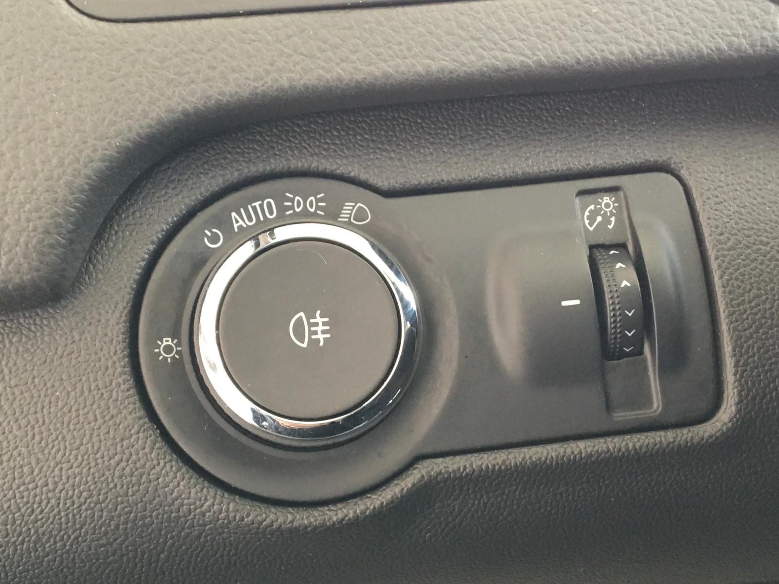 Opel Insignia 2012 — photo 26