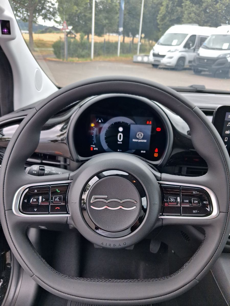 Fahrzeugabbildung Fiat 500 1.0 Hybrid FireFly 48 kW Icon
